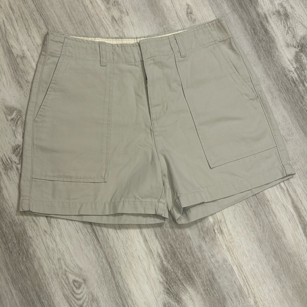 Calvin Klein Jeans 100% Cotton Light Tan Khaki Pocketed Chino Utility Shorts NWT